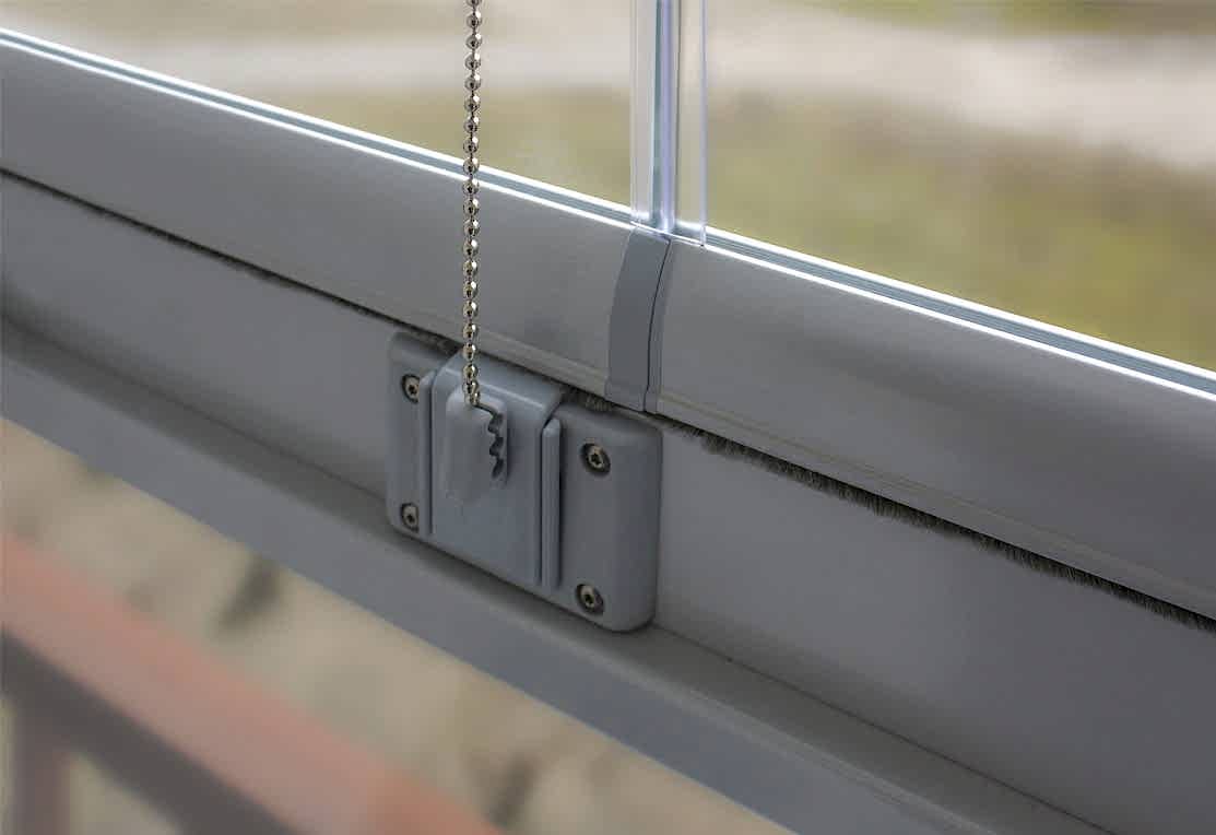 CAM BALKON GÜRÜLTÜYÜ KESER Mİ? CAM BALKONUN SES YALITIMI ETKİSİ VAR MI?
